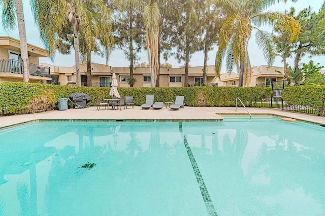 9860 Dale Ave Unit D10, Spring Valley, CA 91977 - community pool featuring a patio area