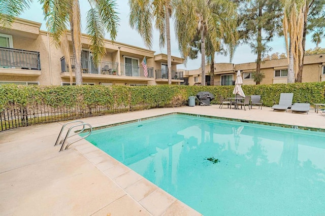 9860 Dale Ave Unit D10, Spring Valley, CA 91977 - community pool with a patio