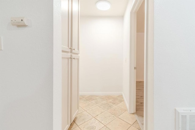 9860 Dale Ave Unit D10, Spring Valley, CA 91977 - corridor with baseboards