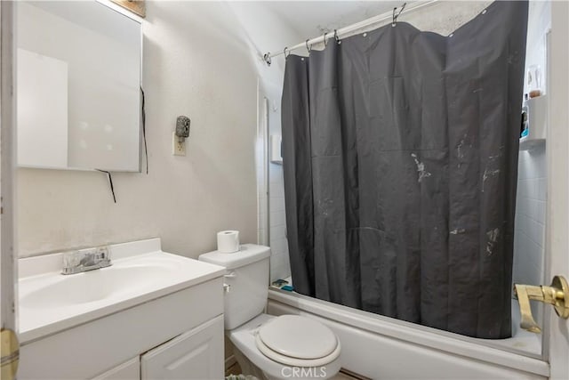 45324 Rodin Ave, Lancaster, CA 93535 - full bathroom featuring shower / bathtub combination with curtain, toilet, and vanity