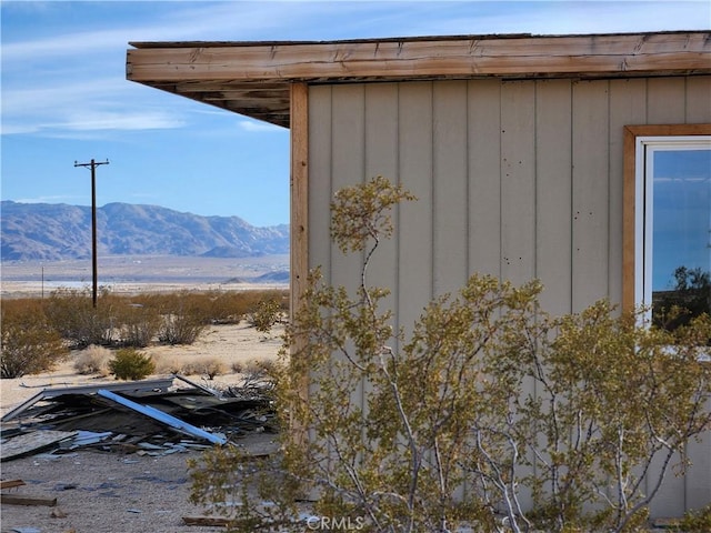 exterior details with a mountain view