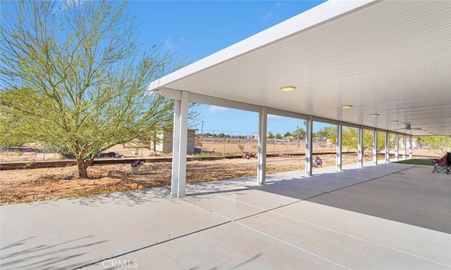 21683 Ramona Rd, Apple Valley, CA 92307 - view of patio featuring a ceiling fan