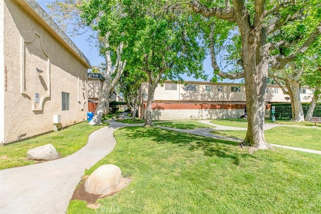 17151 Roscoe Blvd Unit 21, Northridge, CA 91325 - view of home's community featuring a lawn