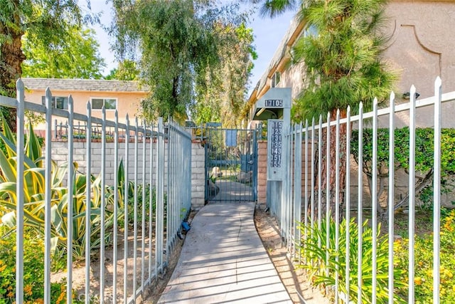 17151 Roscoe Blvd Unit 21, Northridge, CA 91325 - view of gate