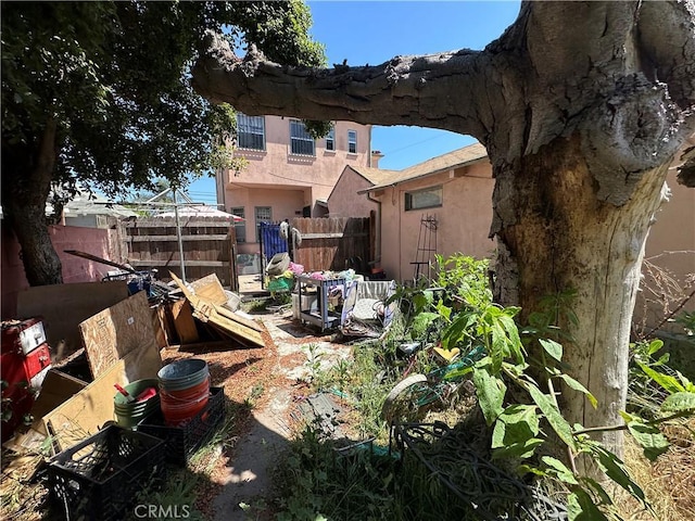 606 W 57th St, Los Angeles, CA 90037 - view of yard