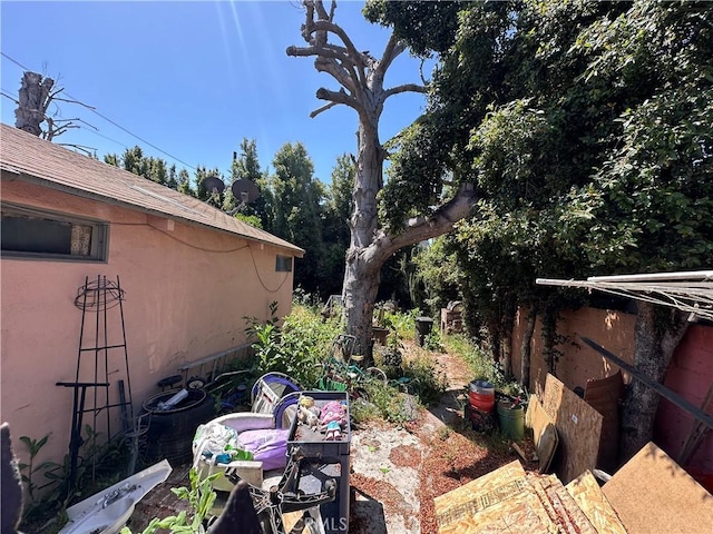 606 W 57th St, Los Angeles, CA 90037 - view of yard