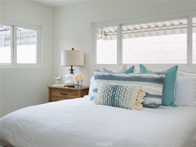 5244 W 137th Pl, Hawthorne, CA 90250 - bedroom featuring multiple windows