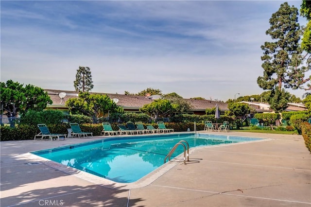 3500 W Manchester Blvd Unit 15, Inglewood, CA 90305 - pool featuring a patio area and fence