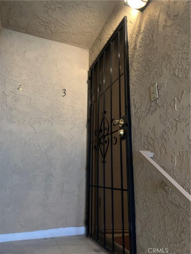 1501 S Atlantic Blvd Unit 3, Alhambra, CA 91803 - detailed view of stucco siding