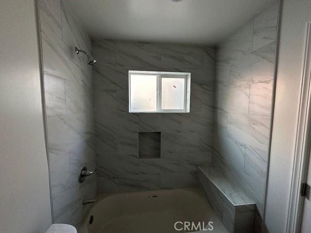 5507 S Manhattan Pl, Los Angeles, CA 90062 - bathroom featuring bathtub / shower combination