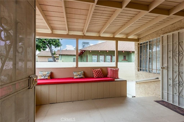 1449 W 45th St, Los Angeles, CA 90062 - sunroom featuring outdoor lounge area