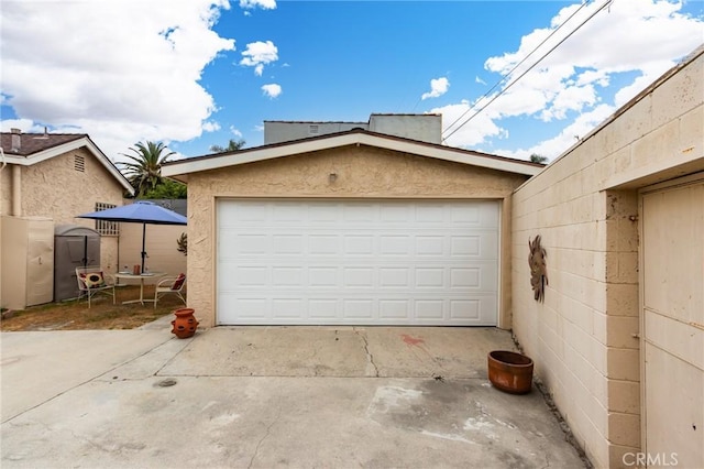1449 W 45th St, Los Angeles, CA 90062 - view of garage