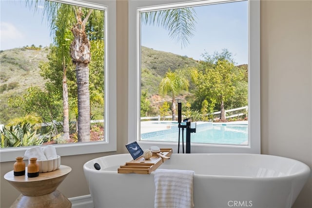 44240 La Cruz Dr, Temecula, CA 92590 - interior space featuring a soaking tub