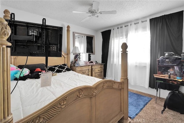 9546 Verdugo Ave, Hesperia, CA 92345 - carpeted bedroom featuring a textured ceiling and a ceiling fan