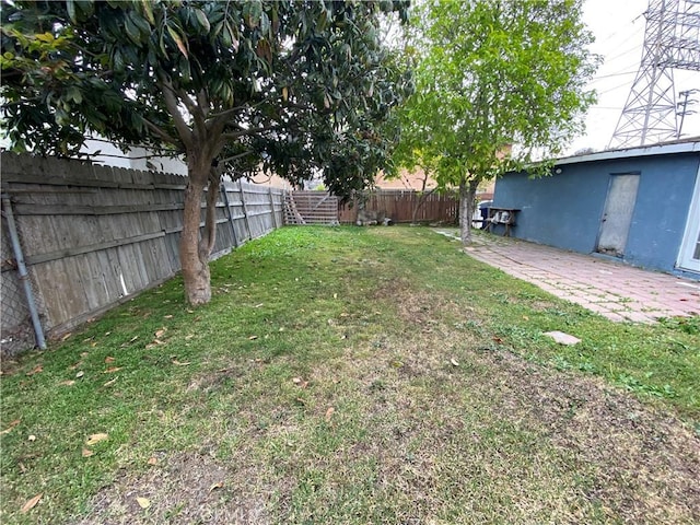 3428 W 189th St, Torrance, CA 90504 - view of yard with a patio area