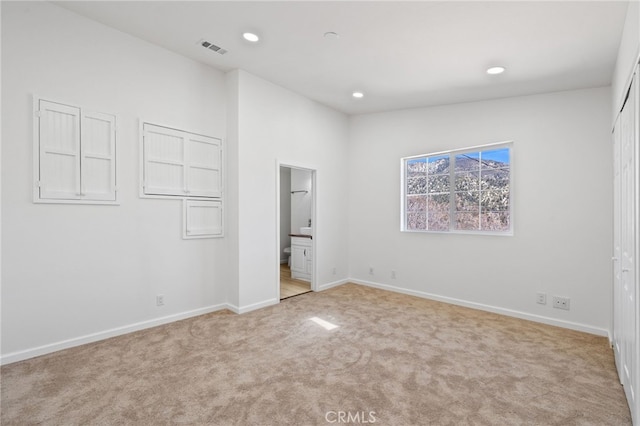 3516 Illinois Trl, Frazier Park, CA 93225 - unfurnished bedroom with carpet flooring, connected bathroom, visible vents, baseboards, and recessed lighting