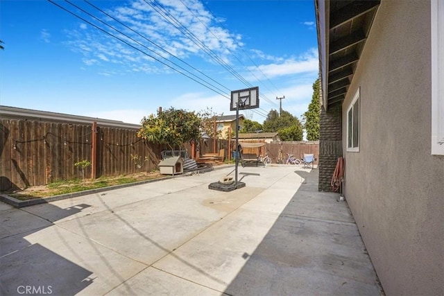 2111 Sanford St, Oxnard, CA 93033 - view of patio / terrace with a fenced backyard