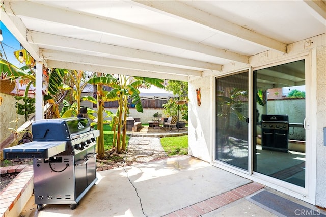 9387 Hot Springs Rd, Corona, CA 92883 - view of patio / terrace with area for grilling and a fenced backyard