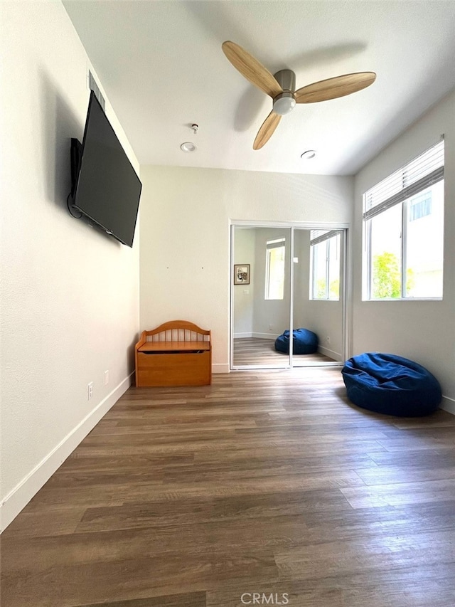 1129 W Capitol Dr Unit 29, San Pedro, CA 90732 - interior space featuring baseboards, a closet, a ceiling fan, and wood finished floors
