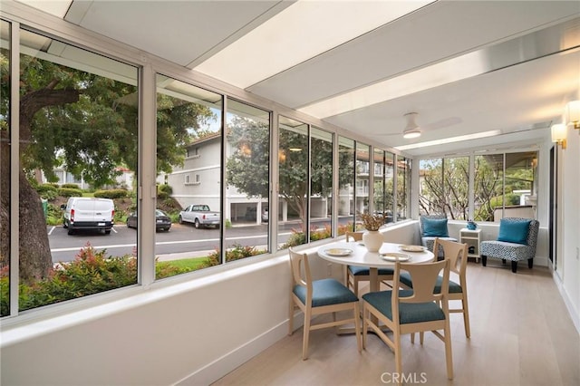 663 Via Los Altos Unit Q, Laguna Woods, CA 92637 - sunroom featuring a ceiling fan