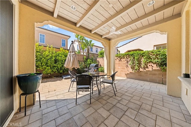 63 Birmingham, Irvine, CA 92620 - fenced backyard with outdoor dining space and a patio area