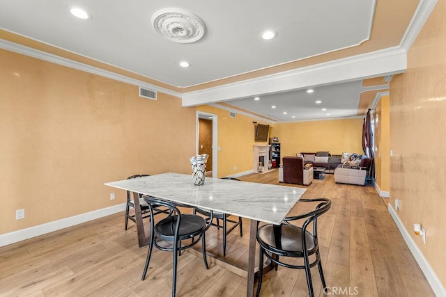 1344 5th St Unit 7, Glendale, CA 91201 - dining room featuring ornamental molding, light wood finished floors, recessed lighting, and baseboards
