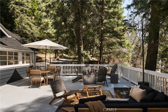 920 Oak Rd, Lake Arrowhead, CA 92385 - view of patio / terrace featuring an outdoor living space and outdoor dining area