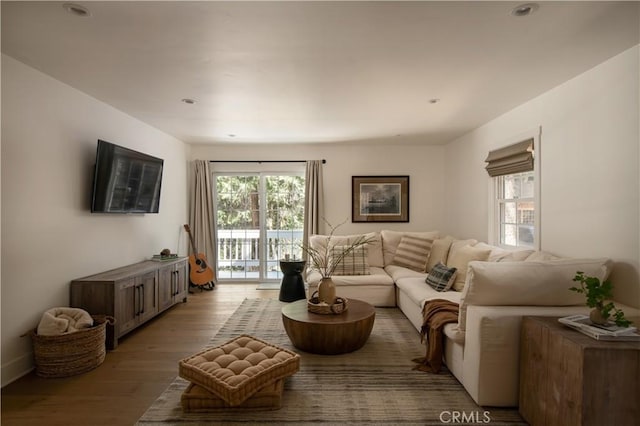 920 Oak Rd, Lake Arrowhead, CA 92385 - living area featuring light wood-style floors
