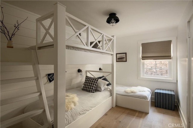 920 Oak Rd, Lake Arrowhead, CA 92385 - bedroom featuring wood finished floors