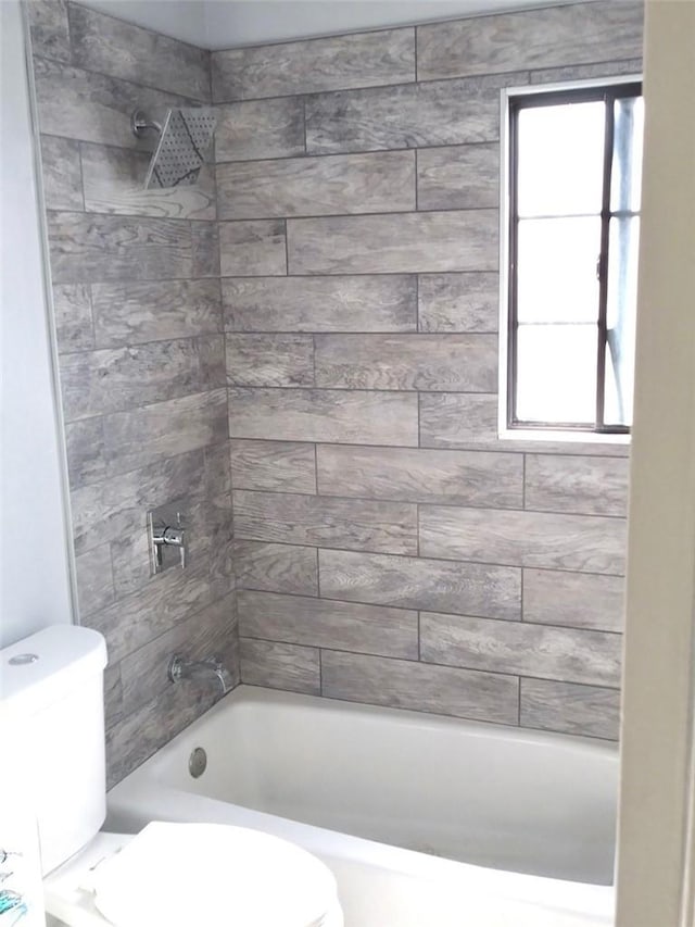 1919 W 35th St, Los Angeles, CA 90018 - bathroom featuring toilet and tub / shower combination