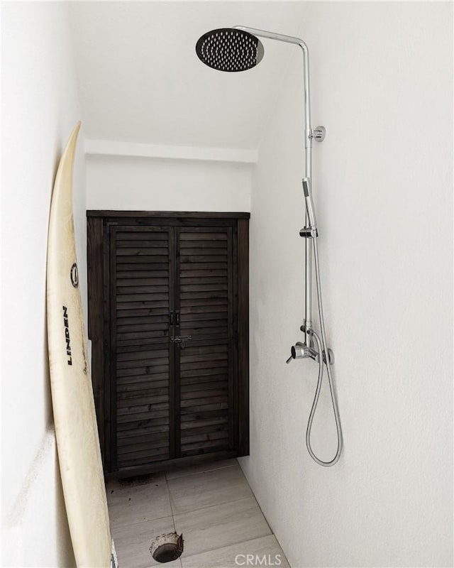 details featuring walk in shower