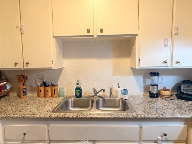 4700 Clair Del Ave Unit 620, Long Beach, CA 90807 - kitchen with tasteful backsplash
