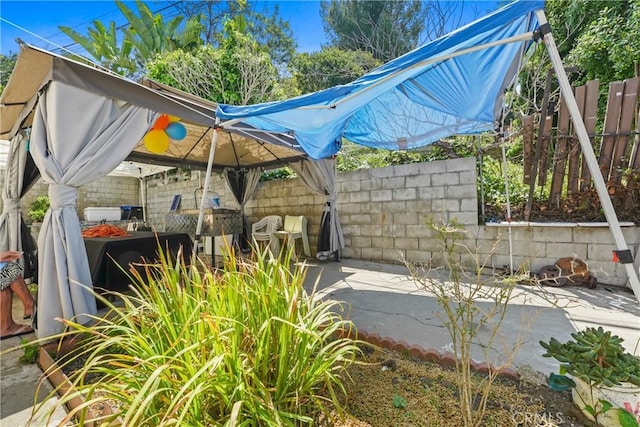 49604962 Gambier St, Los Angeles, CA 90032 - view of patio / terrace featuring fence