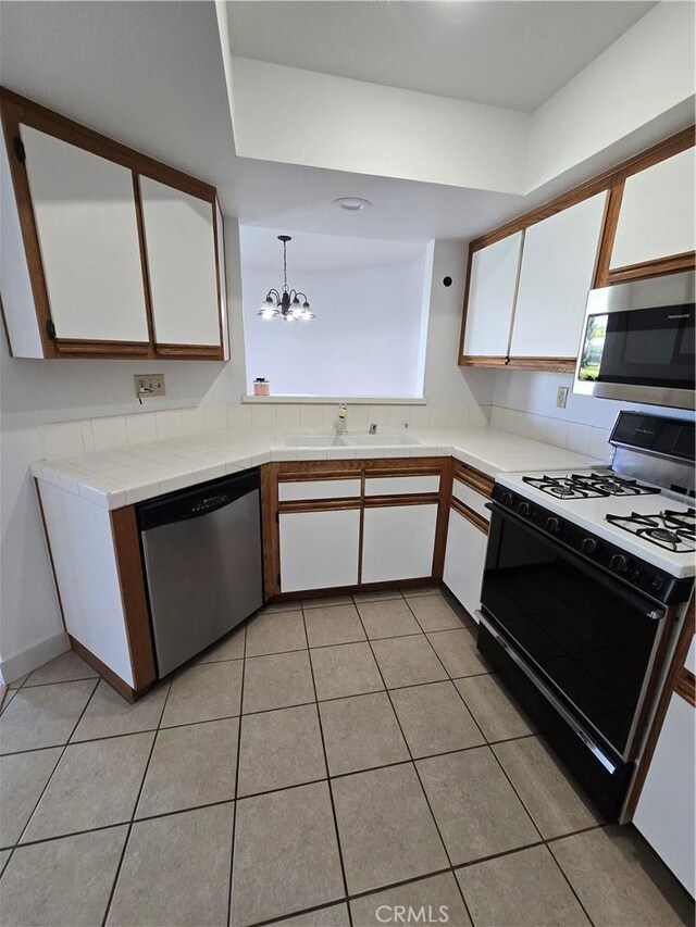 1057 S Dewcrest Dr, Anaheim Hills, CA 92808 - photo 4