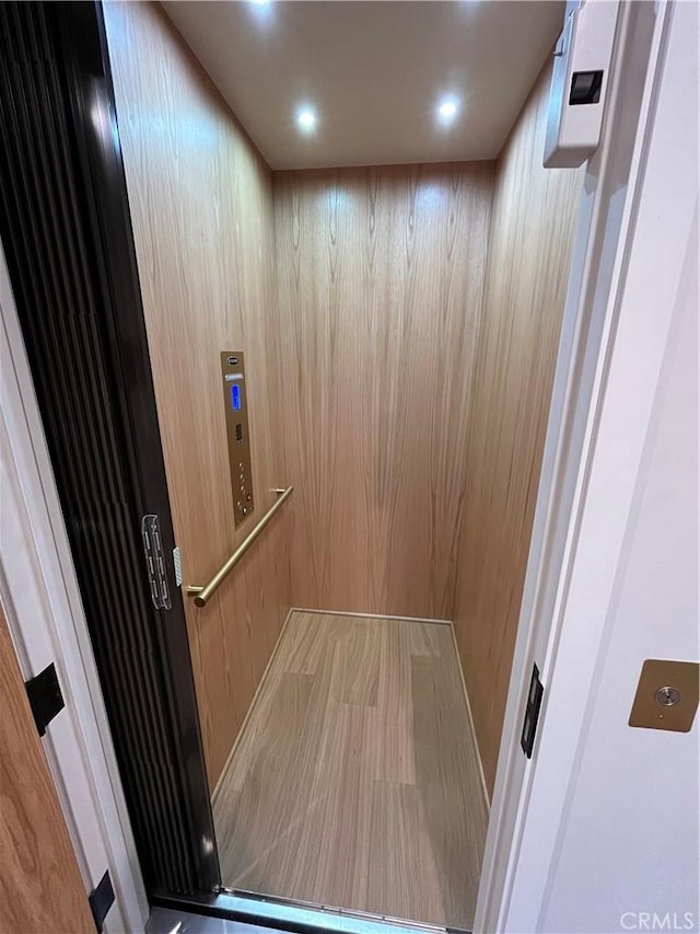 582 Paseo St, Arroyo Grande, CA 93420 - elevator with recessed lighting