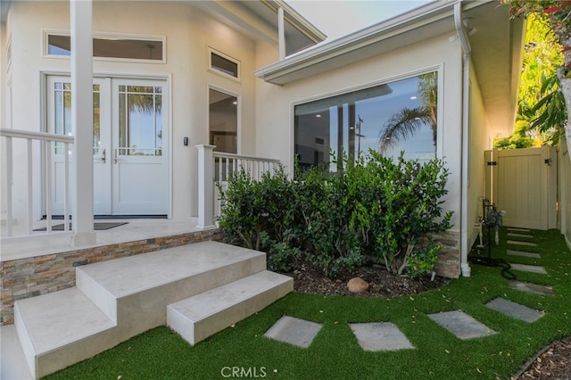 1624 Malden St, San Diego, CA 92109 - entrance to property with stucco siding