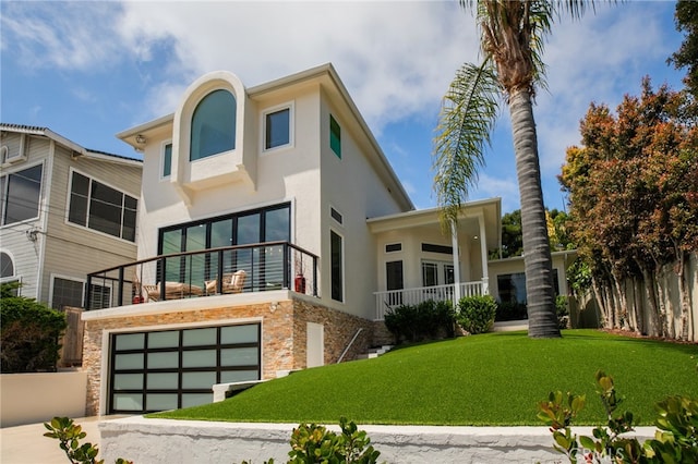 1624 Malden St, San Diego, CA 92109 - contemporary home with stucco siding, a garage, concrete driveway, a front yard, and stone siding