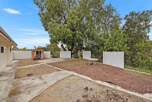 6552 Mallard St, San Diego, CA 92114 - view of yard featuring an outdoor structure