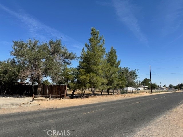 14122 Pawnee Rd, Apple Valley, CA 92307 - view of asphalt road