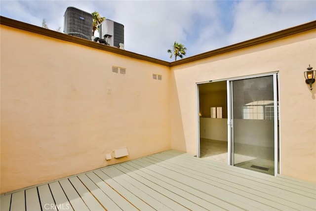 7100 La Tijera Blvd Unit B202, Los Angeles, CA 90045 - view of wooden terrace