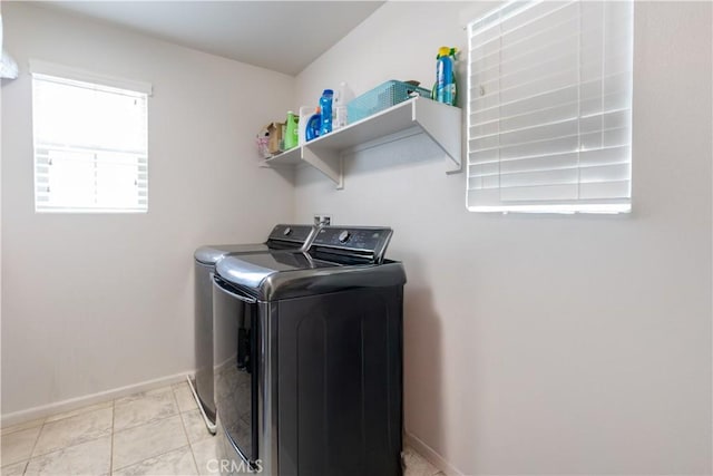 36696 Pavic Ct, Lake Elsinore, CA 92532 - laundry area featuring washer and dryer and baseboards