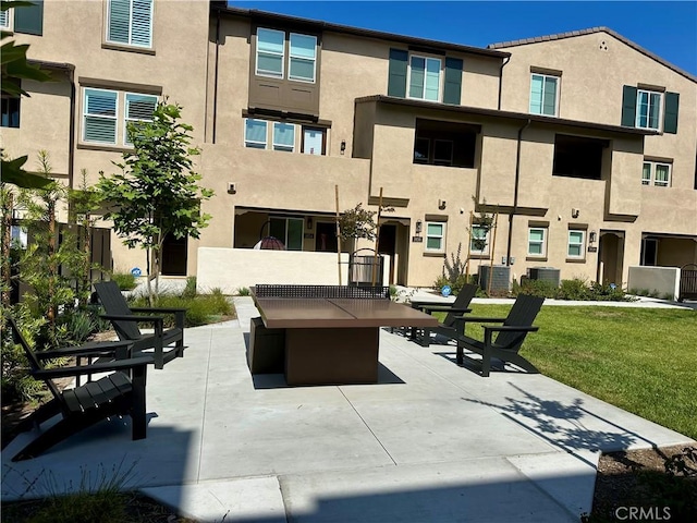 1780 W Sycamore Dr, Compton, CA 90220 - view of community with a patio area and a yard