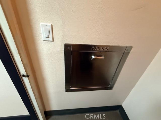 321 S San Vicente Blvd S Unit 402, Los Angeles, CA 90048 - room details with a textured wall