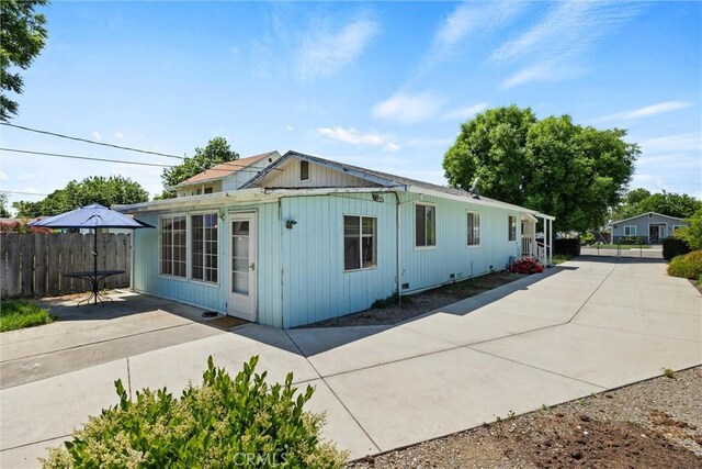 568 4th St, Willows, CA 95988 - exterior space featuring fence and a patio