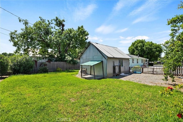 568 4th St, Willows, CA 95988 - view of outdoor structure featuring an outbuilding