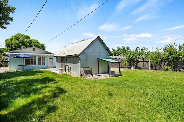 568 4th St, Willows, CA 95988 - rear view of house with an outbuilding