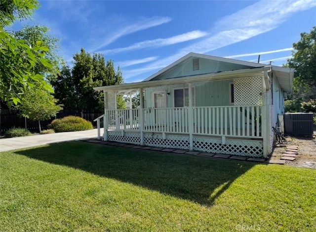 568 4th St, Willows, CA 95988 - view of front of home featuring covered porch
