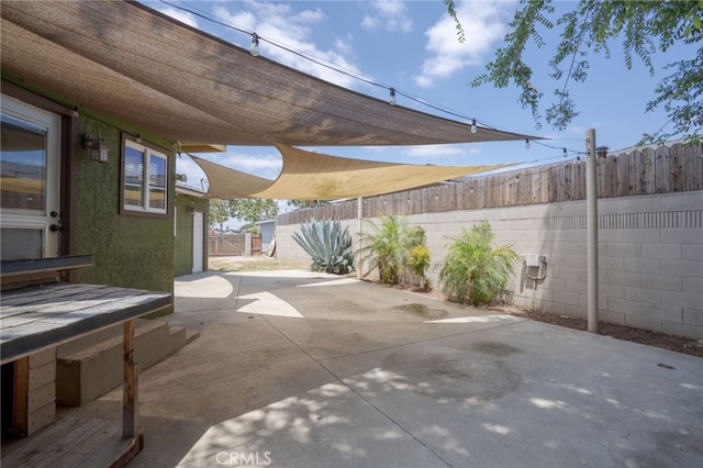 14967 Dunton Dr, Whittier, CA 90604 - fenced backyard with a patio area