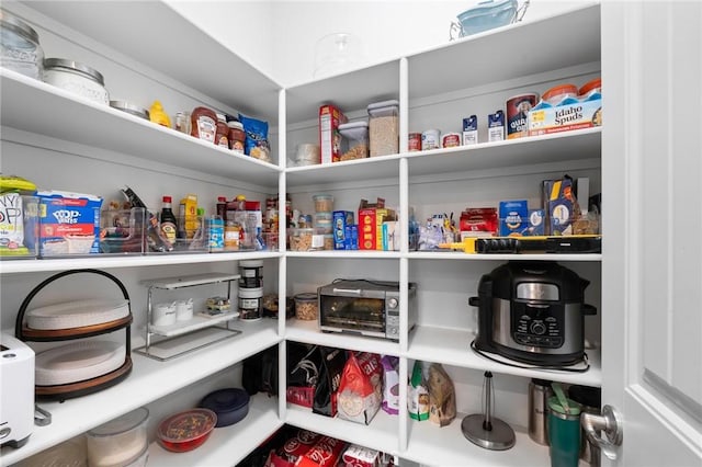 22811 Rolling Brook Ln, Wildomar, CA 92595 - view of pantry