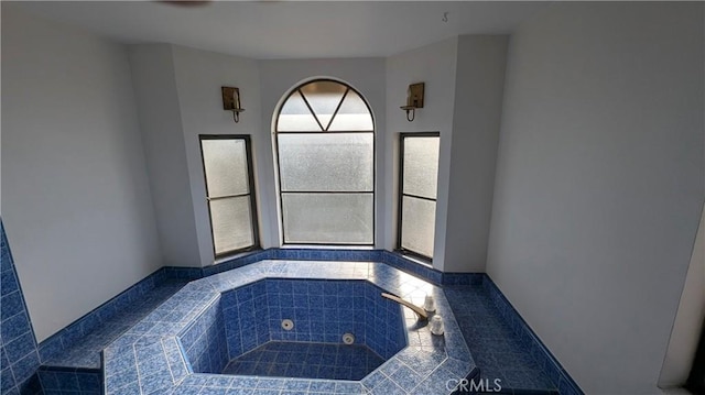 100 S Lucia Ave Unit 1, Redondo Beach, CA 90277 - full bathroom featuring a whirlpool tub